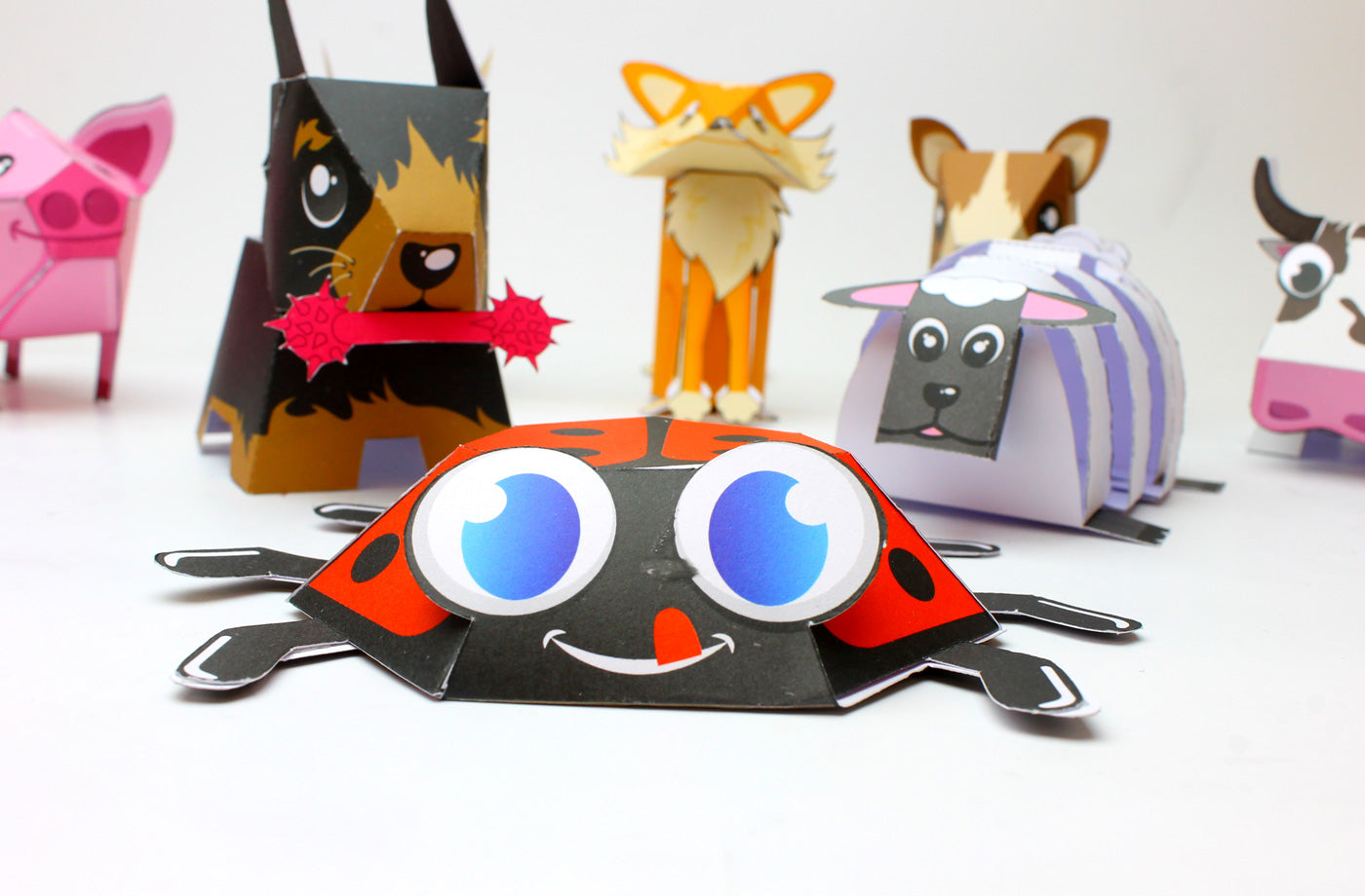 Kit of 8 papertoys Dogs &amp; Co. in 3D paper 